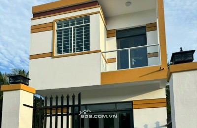 Bán nhà 1 trệt 1 lầu vừa xây xong có đầy đủ chủ quyền.Gía 1,5 tỷ tại TP Bến Tre